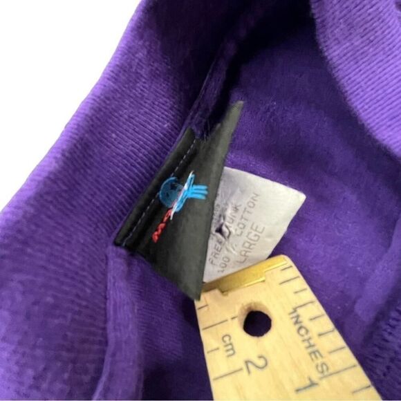 Lady’s Vintage Las Vegas Purple T-shirt Motown Cafe Size Large - Picture 4 of 5